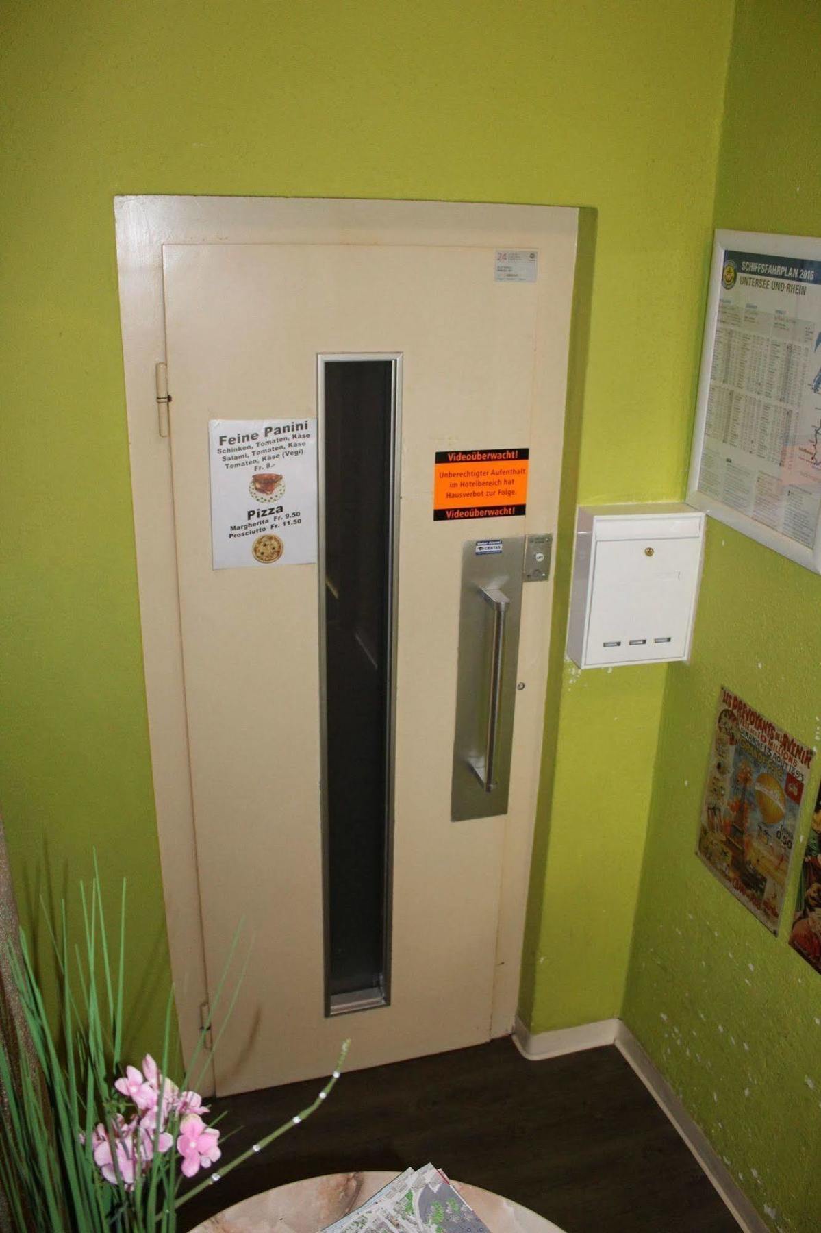 & Backpackers Zak Hostel